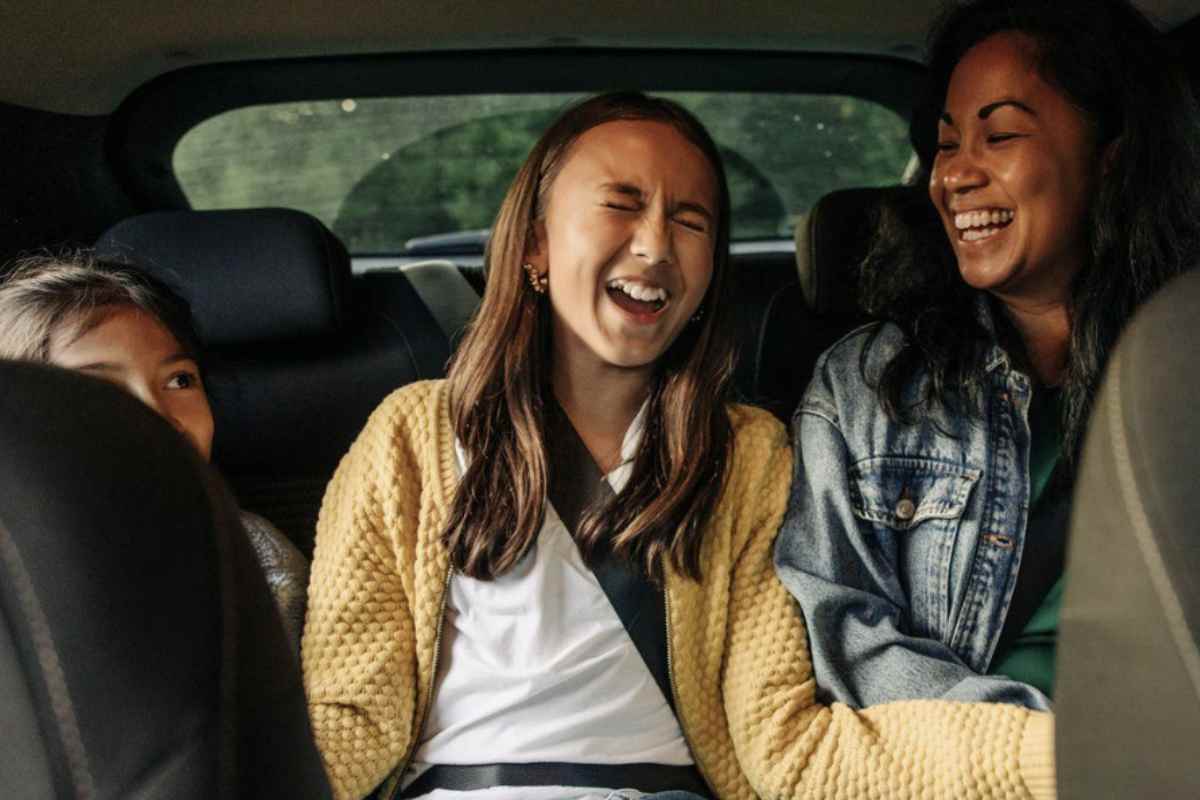 Il vero valore di questi giochi non è solo quello di intrattenere. È il fatto che creano uno spazio condiviso. In un’epoca in cui il viaggio